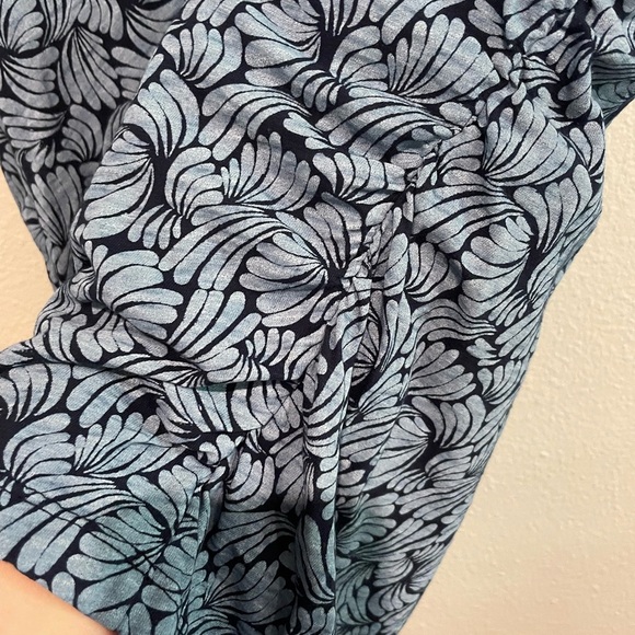 Fresh Produce Printed Blue long line tee shirt with gathered sides. Size M - Picture 5 of 6